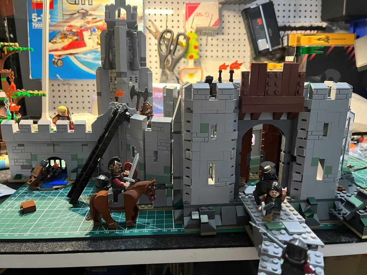 1368pcs LOTR Hobbit Helms Deep 9474 Building Block Set Toy Diy Bulid Bricks